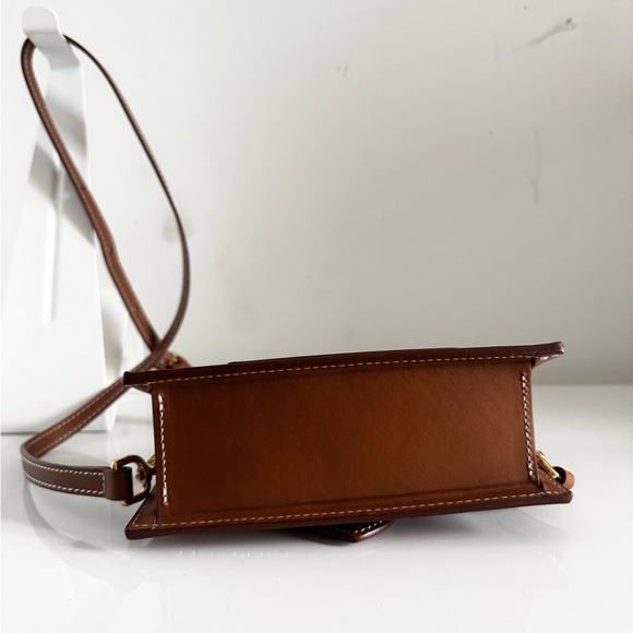 JACQUEMUS
Tan Les Classiques 'Le Bambino' Bag - Picture 3 of 5